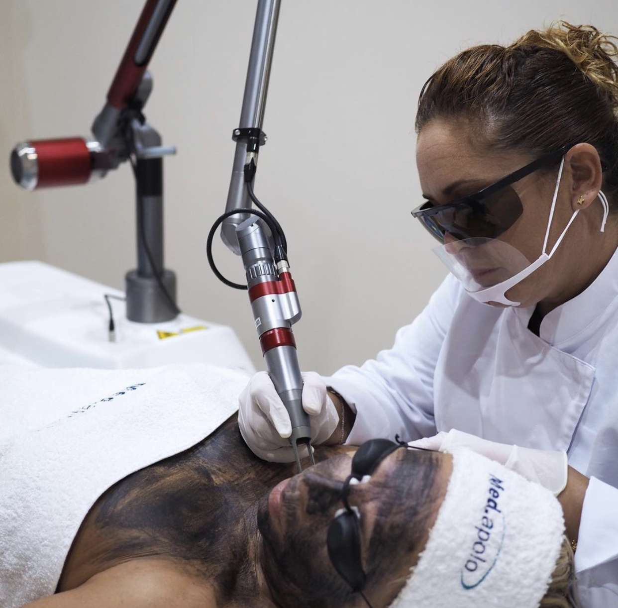 Quel est le suivi de l'élimination du tatouage au laser?